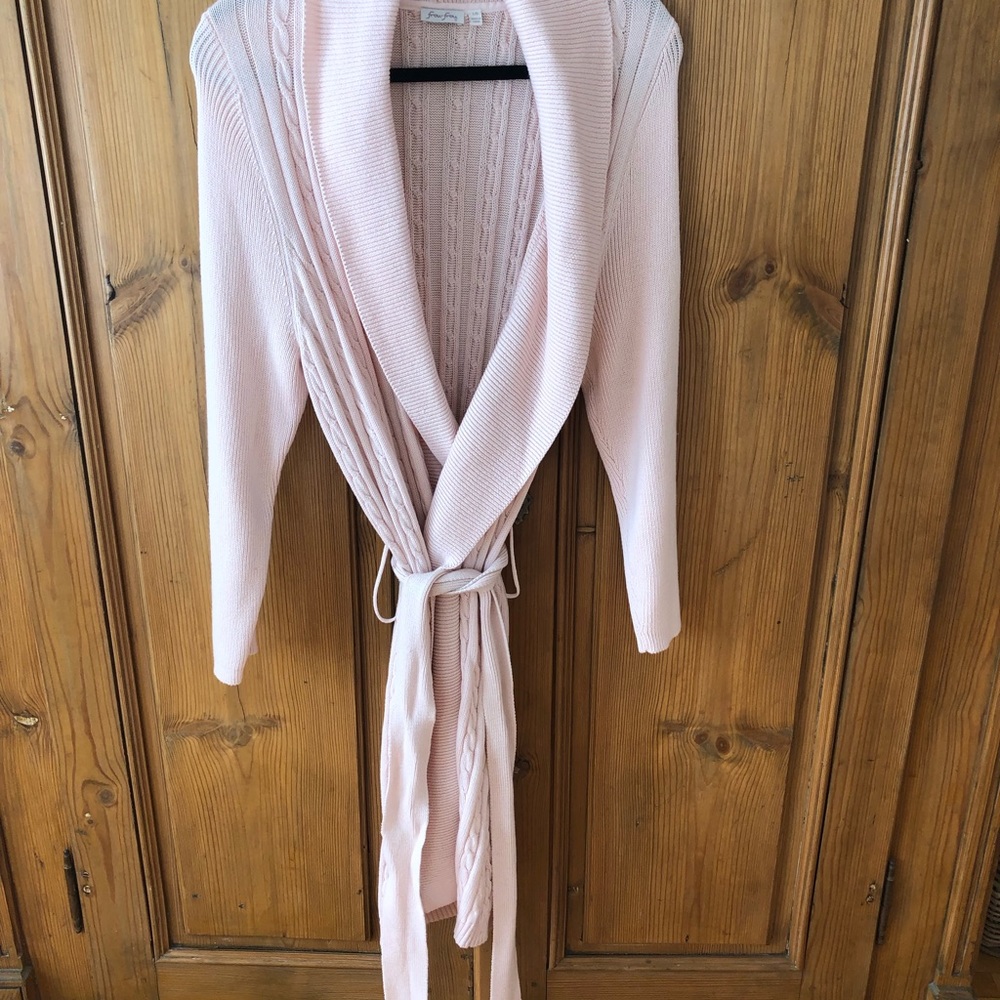 Froufrou robe. Size Large, beautifully soft pink material.